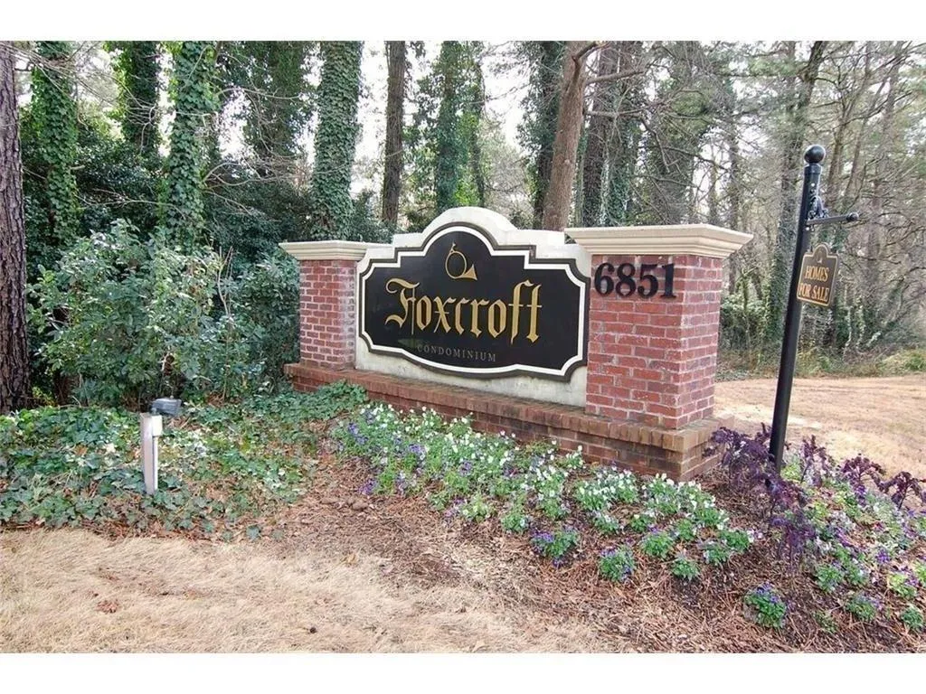 6851 Roswell Road Unit J-12, Sandy Springs, Georgia 30328, 1 Bedroom Bedrooms, ,1 BathroomBathrooms,Residential,Sold,6851 Roswell Road Unit J-12,6117762