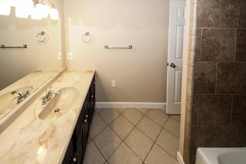 6851 Roswell Road Unit J-12, Sandy Springs, Georgia 30328, 1 Bedroom Bedrooms, ,1 BathroomBathrooms,Residential,Sold,6851 Roswell Road Unit J-12,6117762
