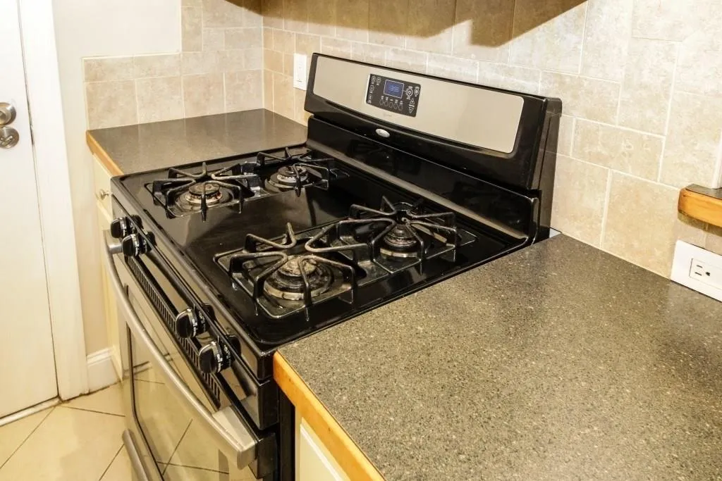 6851 Roswell Road Unit J-12, Sandy Springs, Georgia 30328, 1 Bedroom Bedrooms, ,1 BathroomBathrooms,Residential,Sold,6851 Roswell Road Unit J-12,6117762