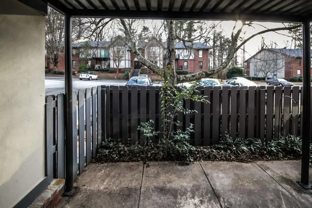 6851 Roswell Road Unit J-12, Sandy Springs, Georgia 30328, 1 Bedroom Bedrooms, ,1 BathroomBathrooms,Residential,Sold,6851 Roswell Road Unit J-12,6117762