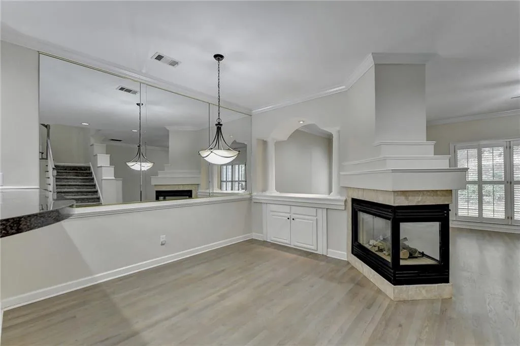 8605 Hope Mews Court, Sandy Springs, Georgia 30350, 2 Bedrooms Bedrooms, ,2 BathroomsBathrooms,Residential,Sold,8605 Hope Mews Court,7259281