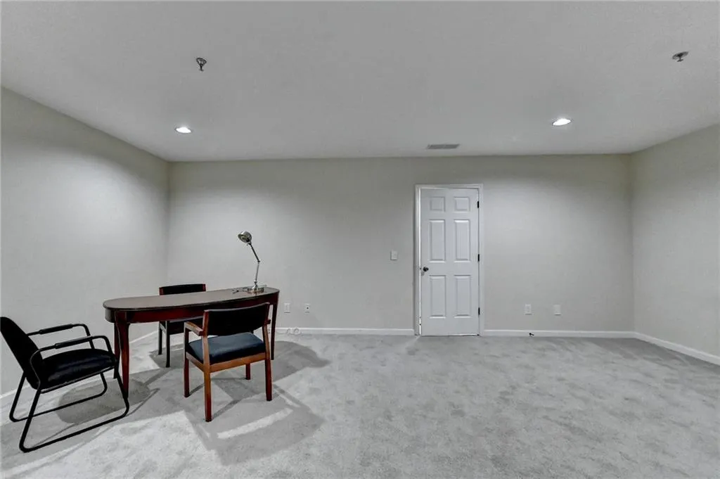 8605 Hope Mews Court, Sandy Springs, Georgia 30350, 2 Bedrooms Bedrooms, ,2 BathroomsBathrooms,Residential,Sold,8605 Hope Mews Court,7259281