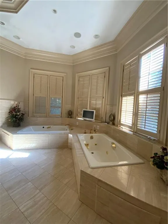 125 Wilderbluff Court, Sandy Springs, Georgia 30328, 6 Bedrooms Bedrooms, ,6 BathroomsBathrooms,Residential,Sold,125 Wilderbluff Court,6961101