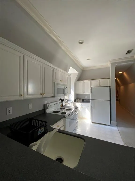 125 Wilderbluff Court, Sandy Springs, Georgia 30328, 6 Bedrooms Bedrooms, ,6 BathroomsBathrooms,Residential,Sold,125 Wilderbluff Court,6961101