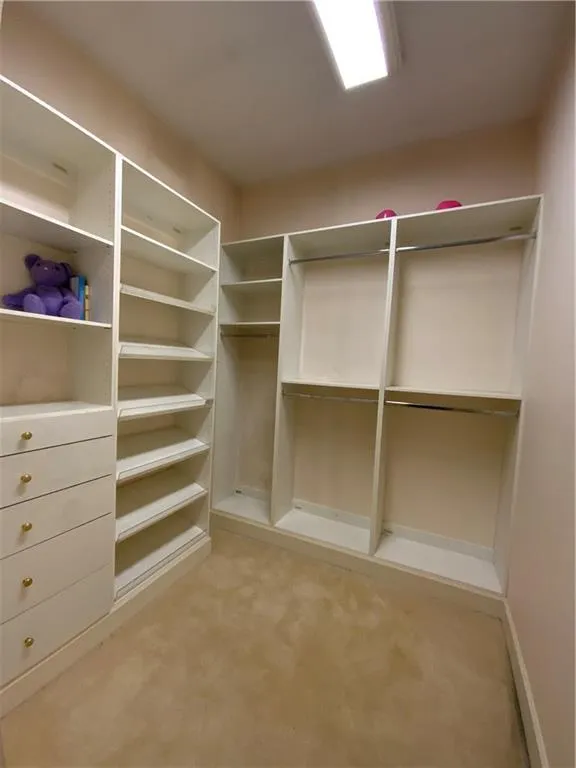 125 Wilderbluff Court, Sandy Springs, Georgia 30328, 6 Bedrooms Bedrooms, ,6 BathroomsBathrooms,Residential,Sold,125 Wilderbluff Court,6961101