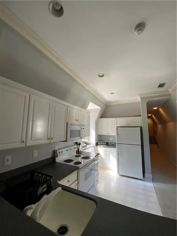 125 Wilderbluff Court, Sandy Springs, Georgia 30328, 6 Bedrooms Bedrooms, ,6 BathroomsBathrooms,Residential,Sold,125 Wilderbluff Court,6961101