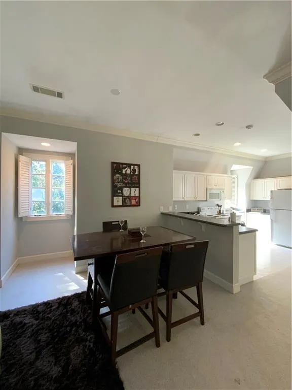 125 Wilderbluff Court, Sandy Springs, Georgia 30328, 6 Bedrooms Bedrooms, ,6 BathroomsBathrooms,Residential,Sold,125 Wilderbluff Court,6961101