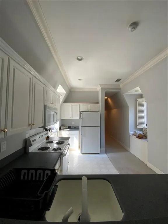 125 Wilderbluff Court, Sandy Springs, Georgia 30328, 6 Bedrooms Bedrooms, ,6 BathroomsBathrooms,Residential,Sold,125 Wilderbluff Court,6961101