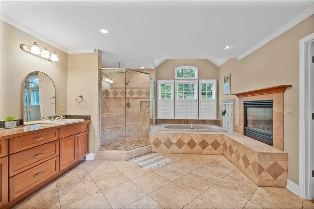 998 Ferncliff Road Ne, Atlanta, Georgia 30324, 5 Bedrooms Bedrooms, ,4 BathroomsBathrooms,Residential,For Sale,998 Ferncliff Road Ne,7656884