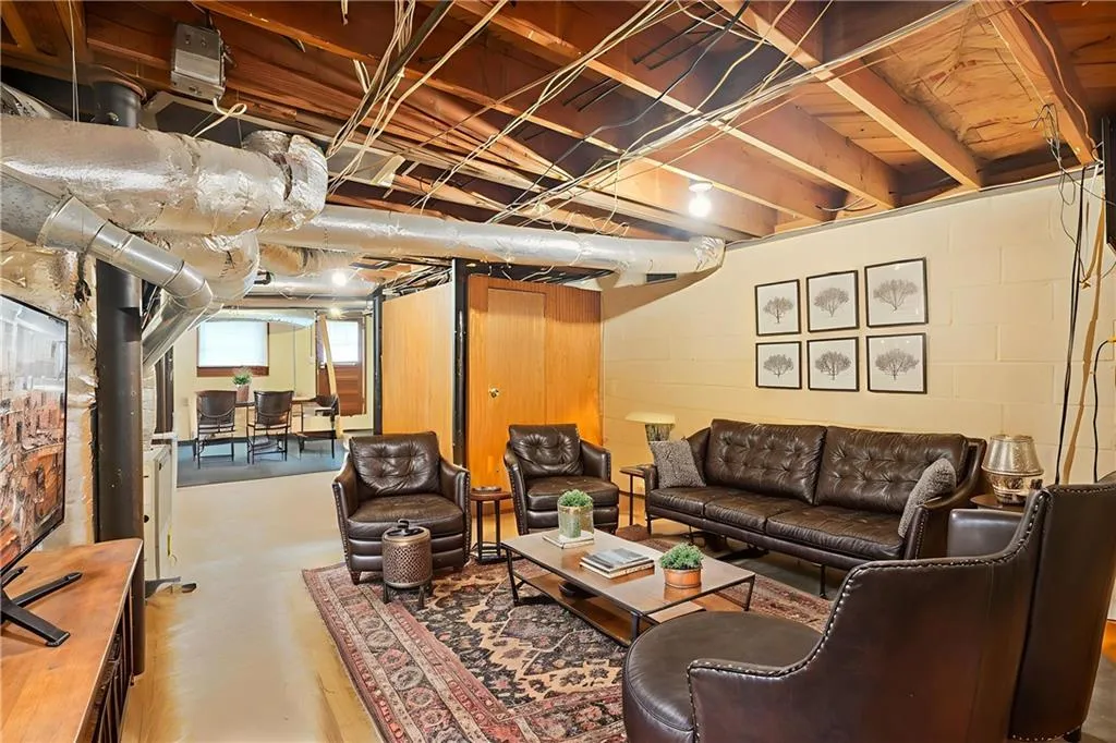 998 Ferncliff Road Ne, Atlanta, Georgia 30324, 5 Bedrooms Bedrooms, ,4 BathroomsBathrooms,Residential,For Sale,998 Ferncliff Road Ne,7656884