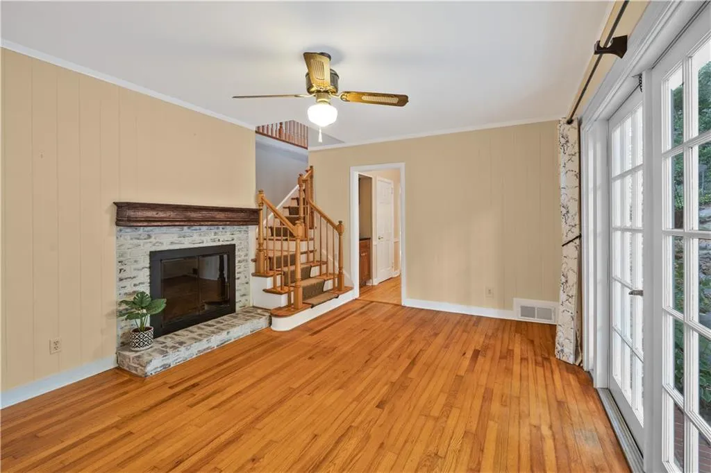 Keeping room off the kitchen