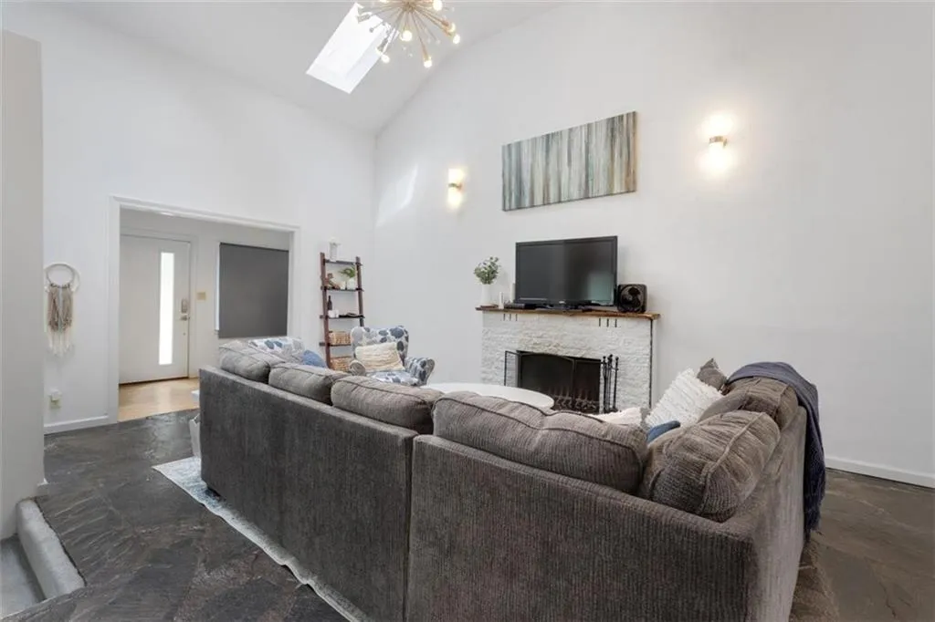 71 Hardeman Road, Sandy Springs, Georgia 30342, 4 Bedrooms Bedrooms, ,3 BathroomsBathrooms,Residential,Sold,71 Hardeman Road,6854158