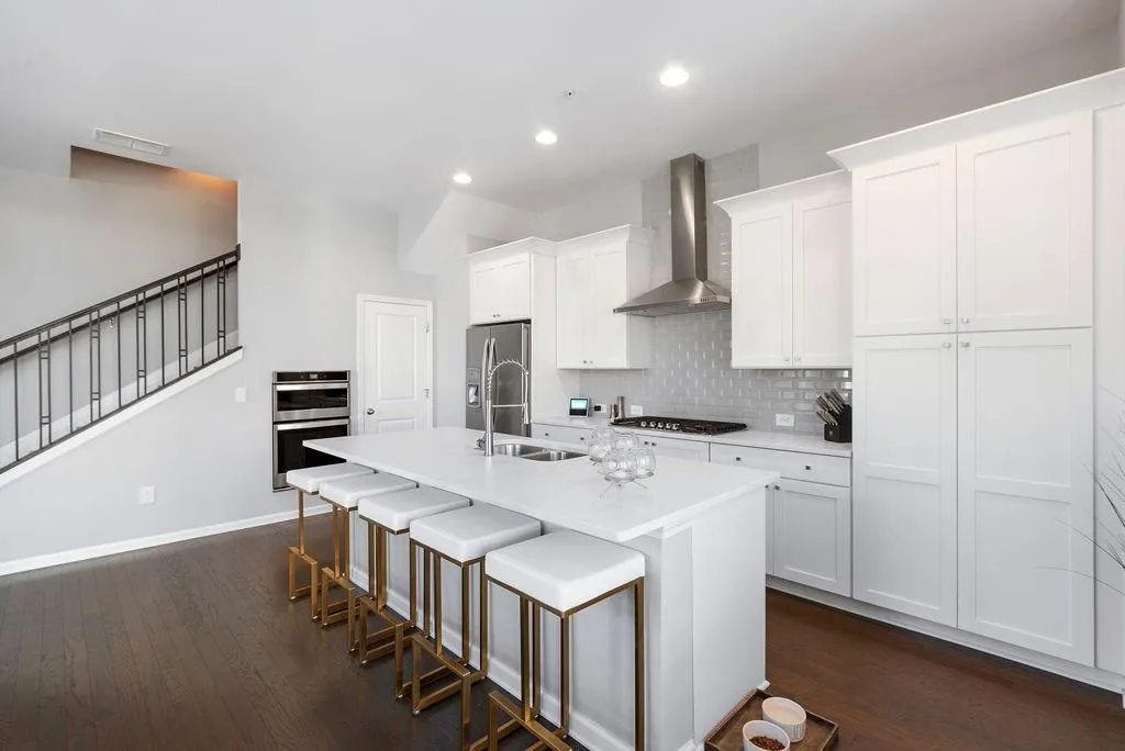 6812 Cadence Boulevard, Atlanta, Georgia 30328, 1 Bedroom Bedrooms, ,1 BathroomBathrooms,Residential,Sold,6812 Cadence Boulevard,7129223