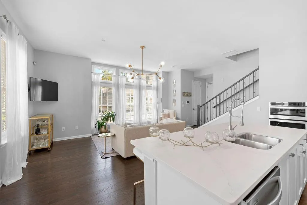 6812 Cadence Boulevard, Atlanta, Georgia 30328, 1 Bedroom Bedrooms, ,1 BathroomBathrooms,Residential,Sold,6812 Cadence Boulevard,7129223