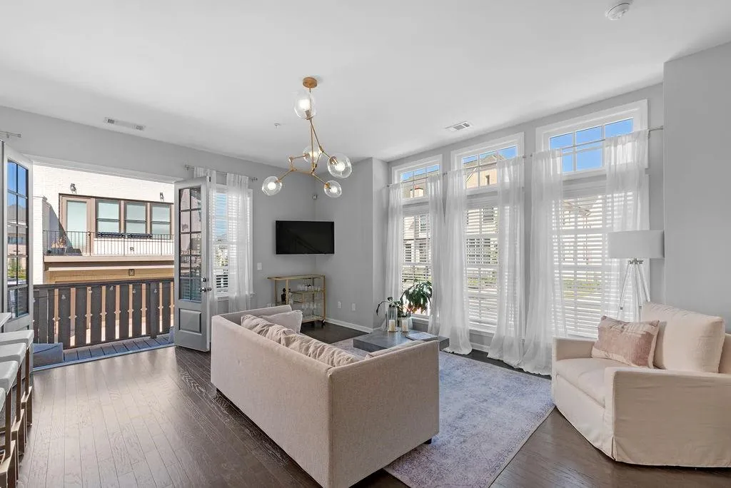 6812 Cadence Boulevard, Atlanta, Georgia 30328, 1 Bedroom Bedrooms, ,1 BathroomBathrooms,Residential,Sold,6812 Cadence Boulevard,7129223