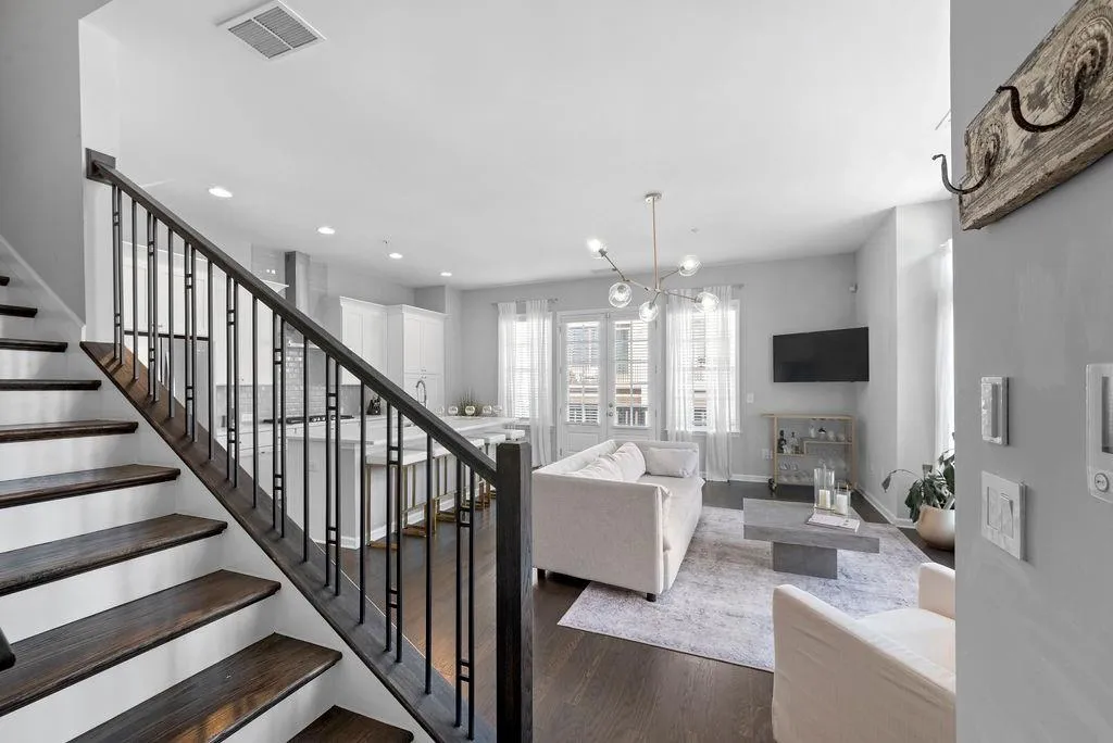 6812 Cadence Boulevard, Atlanta, Georgia 30328, 1 Bedroom Bedrooms, ,1 BathroomBathrooms,Residential,Sold,6812 Cadence Boulevard,7129223