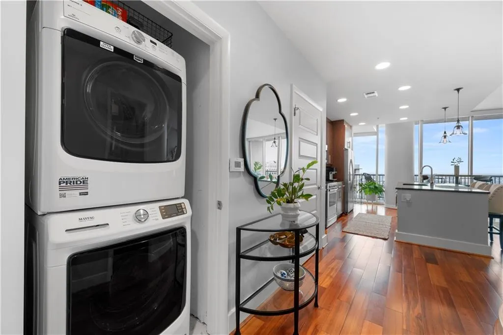 1080 Peachtree Street Ne Unit 3309, Atlanta, Georgia 30309, 2 Bedrooms Bedrooms, ,2 BathroomsBathrooms,Residential,For Sale,1080 Peachtree Street Ne Unit 3309,7516878