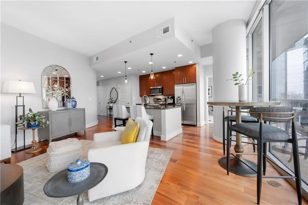 1080 Peachtree Street Ne Unit 3309, Atlanta, Georgia 30309, 2 Bedrooms Bedrooms, ,2 BathroomsBathrooms,Residential,For Sale,1080 Peachtree Street Ne Unit 3309,7516878