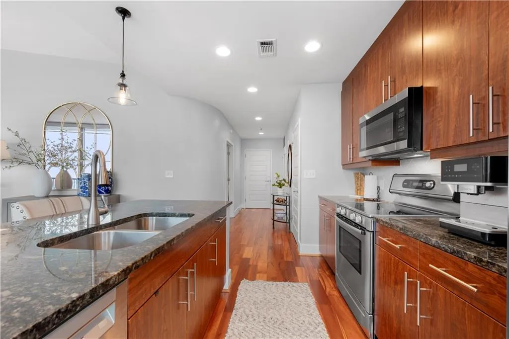 1080 Peachtree Street Ne Unit 3309, Atlanta, Georgia 30309, 2 Bedrooms Bedrooms, ,2 BathroomsBathrooms,Residential,For Sale,1080 Peachtree Street Ne Unit 3309,7516878