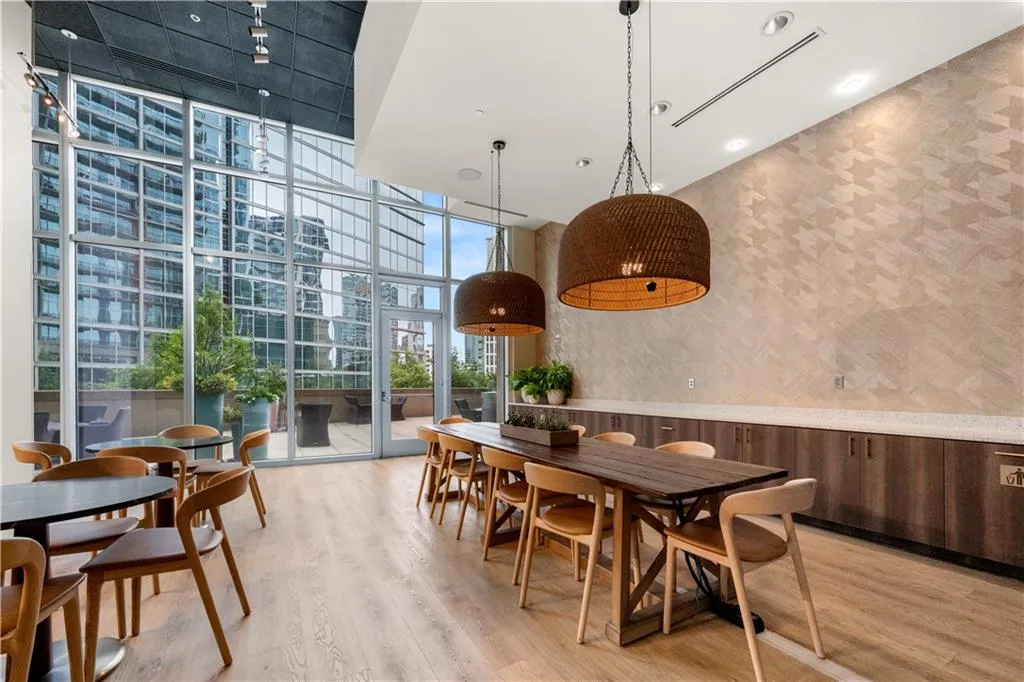 1080 Peachtree Street Ne Unit 3309, Atlanta, Georgia 30309, 2 Bedrooms Bedrooms, ,2 BathroomsBathrooms,Residential,For Sale,1080 Peachtree Street Ne Unit 3309,7516878