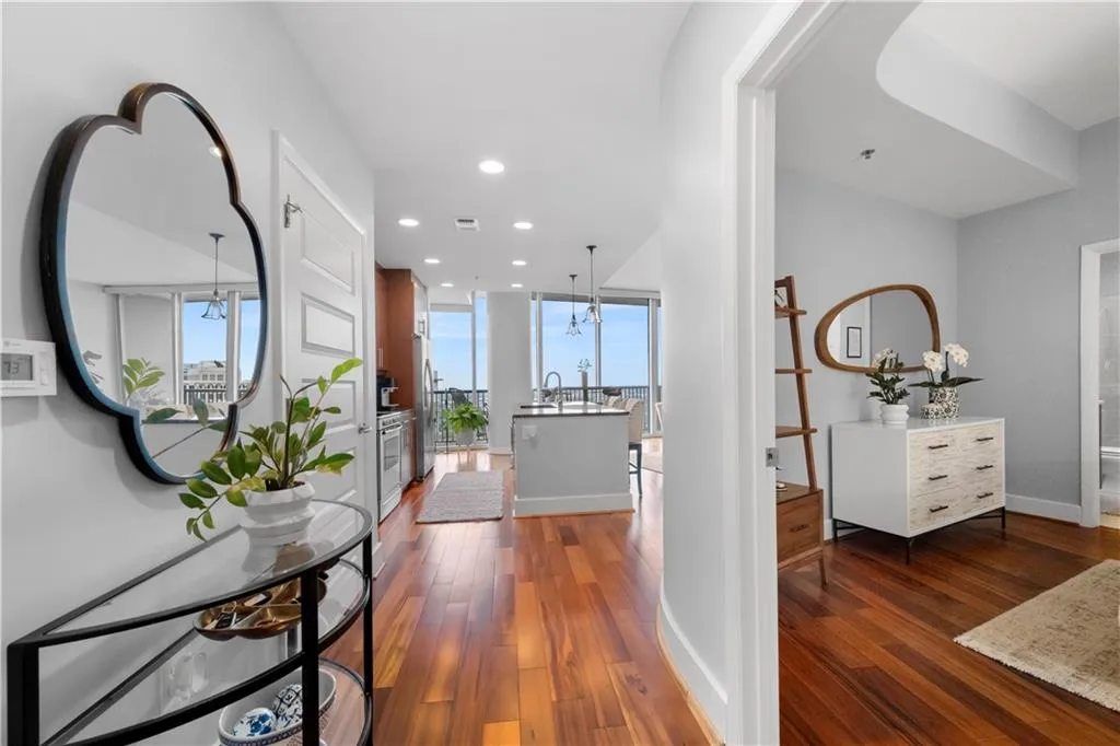 1080 Peachtree Street Ne Unit 3309, Atlanta, Georgia 30309, 2 Bedrooms Bedrooms, ,2 BathroomsBathrooms,Residential,For Sale,1080 Peachtree Street Ne Unit 3309,7516878