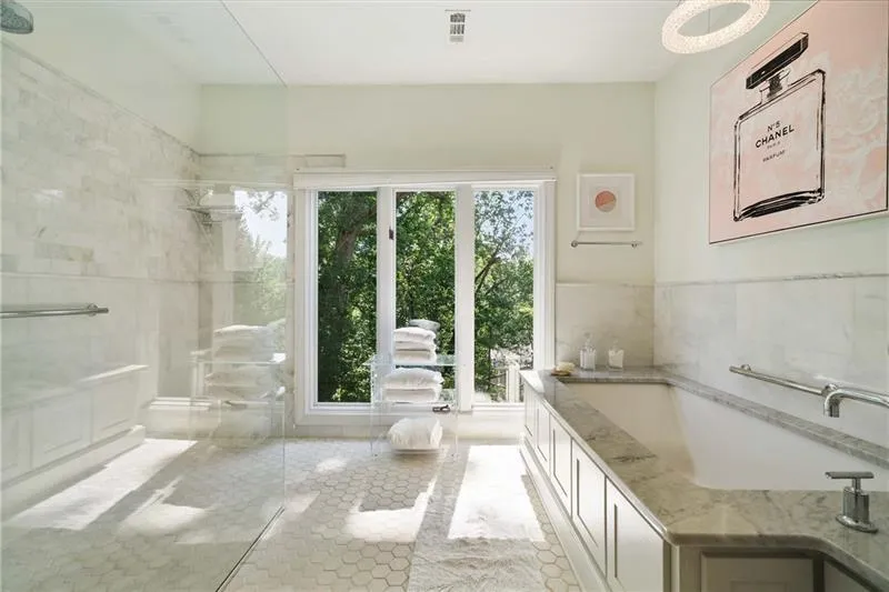 2525 Peachtree Road Ne Unit 25, Atlanta, Georgia 30305, 3 Bedrooms Bedrooms, 0 ,4 BathroomsBathrooms,Residential,For Sale,2525 Peachtree Road Ne Unit 25,7704110