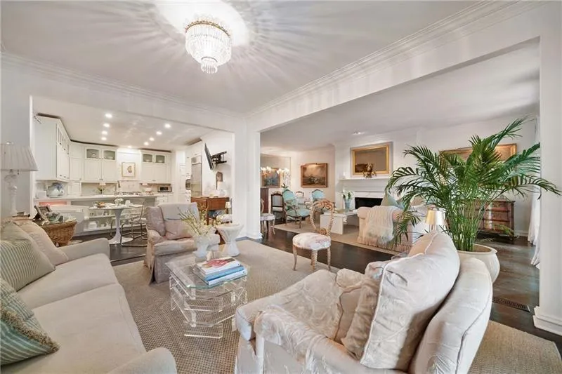 2525 Peachtree Road Ne Unit 25, Atlanta, Georgia 30305, 3 Bedrooms Bedrooms, 0 ,4 BathroomsBathrooms,Residential,For Sale,2525 Peachtree Road Ne Unit 25,7704110