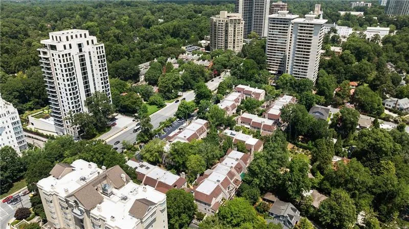 2525 Peachtree Road Ne Unit 25, Atlanta, Georgia 30305, 3 Bedrooms Bedrooms, 0 ,4 BathroomsBathrooms,Residential,For Sale,2525 Peachtree Road Ne Unit 25,7704110