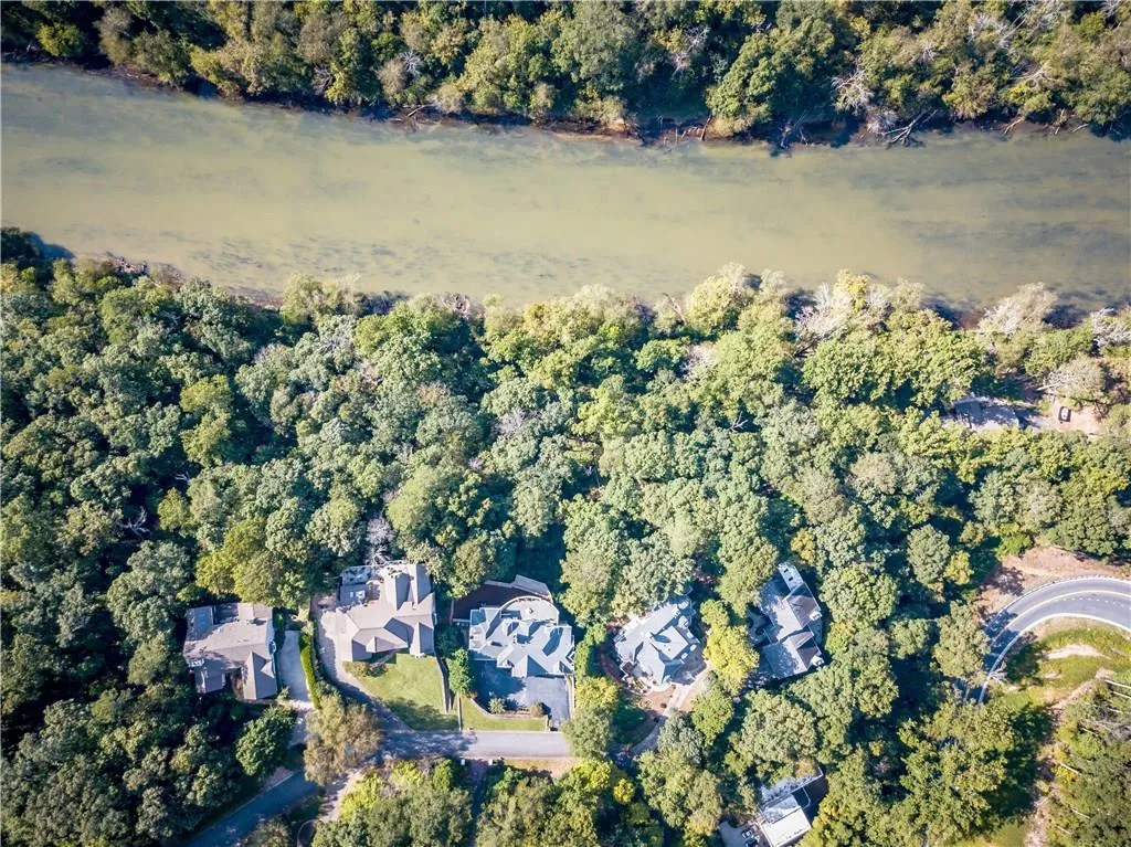 35 Pointe Ridge Drive, Atlanta, Georgia 30328, 3 Bedrooms Bedrooms, ,3 BathroomsBathrooms,Residential,Sold,35 Pointe Ridge Drive,5930959