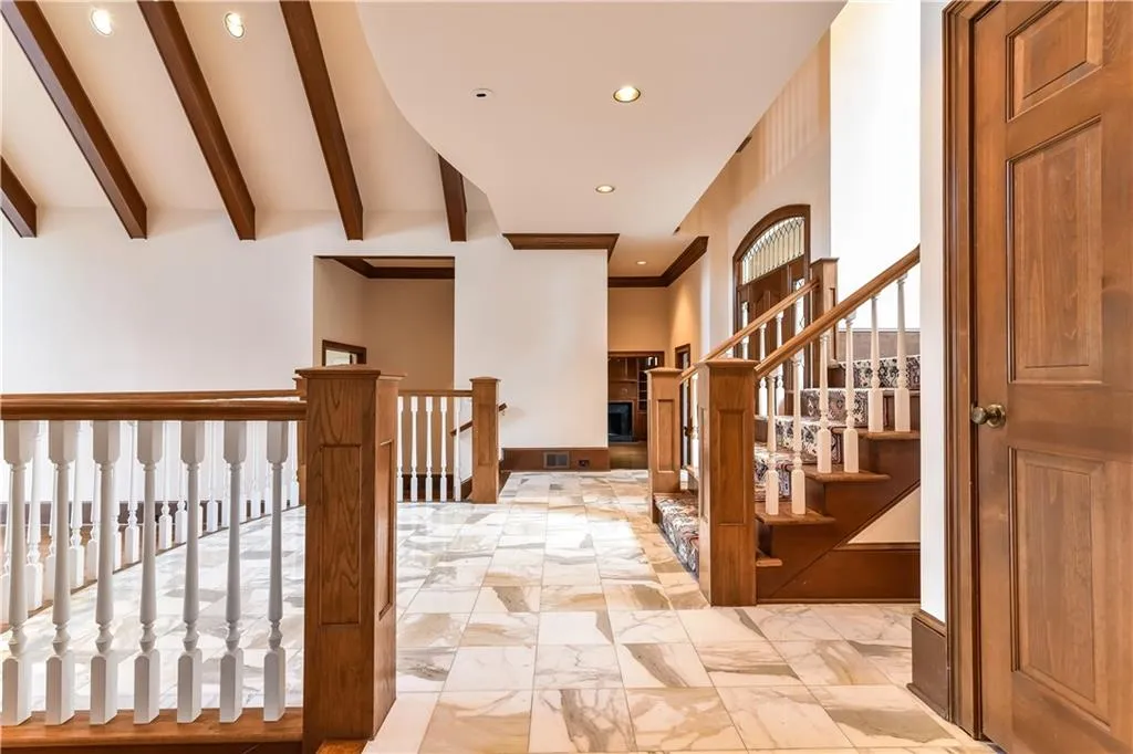 35 Pointe Ridge Drive, Atlanta, Georgia 30328, 3 Bedrooms Bedrooms, ,3 BathroomsBathrooms,Residential,Sold,35 Pointe Ridge Drive,5930959