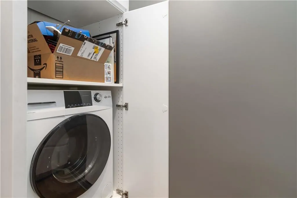 145 15th Street Ne Unit 211, Atlanta, Georgia 30309, 1 Bedroom Bedrooms, ,1 BathroomBathrooms,Residential,For Sale,145 15th Street Ne Unit 211,7647280