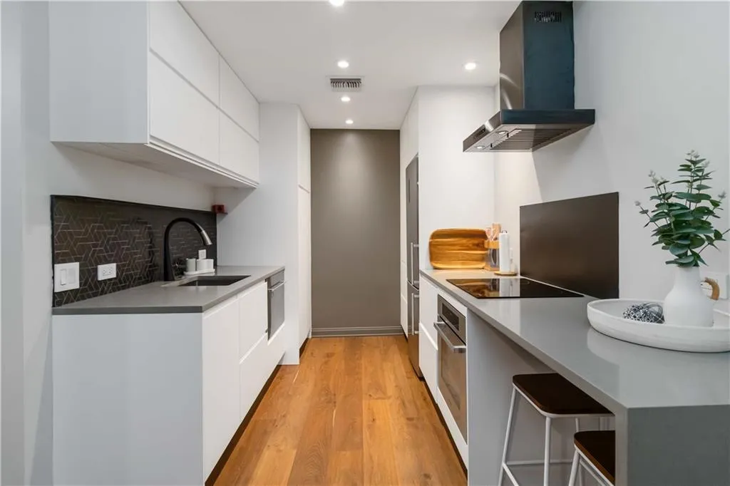 145 15th Street Ne Unit 211, Atlanta, Georgia 30309, 1 Bedroom Bedrooms, ,1 BathroomBathrooms,Residential,For Sale,145 15th Street Ne Unit 211,7647280