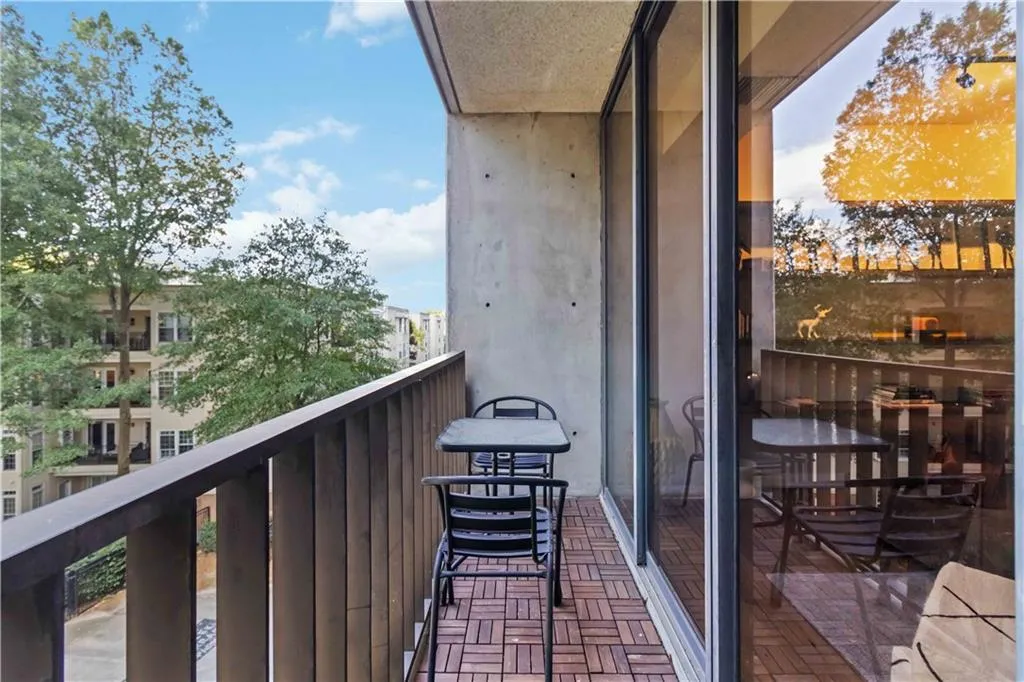 145 15th Street Ne Unit 211, Atlanta, Georgia 30309, 1 Bedroom Bedrooms, ,1 BathroomBathrooms,Residential,For Sale,145 15th Street Ne Unit 211,7647280