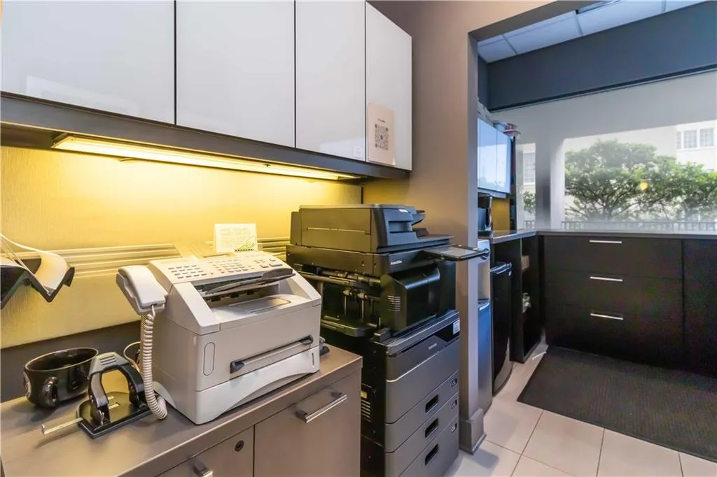 145 15th Street Ne Unit 211, Atlanta, Georgia 30309, 1 Bedroom Bedrooms, ,1 BathroomBathrooms,Residential,For Sale,145 15th Street Ne Unit 211,7647280