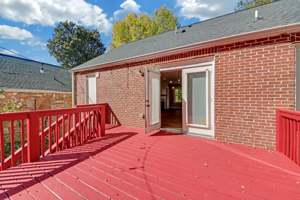 Atlanta, Georgia 30318, 3 Bedrooms Bedrooms, ,3 BathroomsBathrooms,Residential,For Sale,7591837