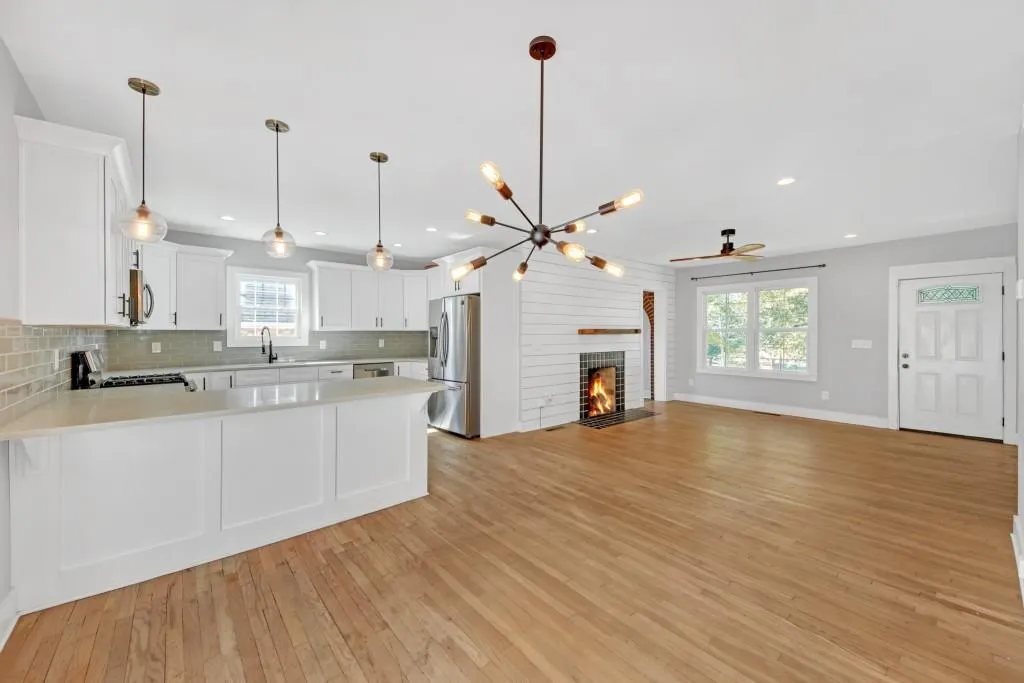 Atlanta, Georgia 30318, 3 Bedrooms Bedrooms, ,3 BathroomsBathrooms,Residential,For Sale,7591837