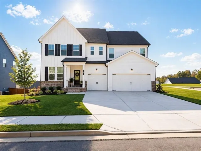 8 Andalusa, Dallas, Georgia 30132