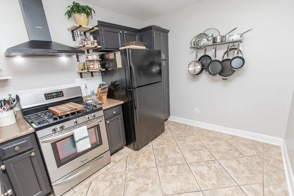 7500 Roswell Road Unit 103, Atlanta, Georgia 30350, 3 Bedrooms Bedrooms, ,2 BathroomsBathrooms,Residential,Sold,7500 Roswell Road Unit 103,6950513