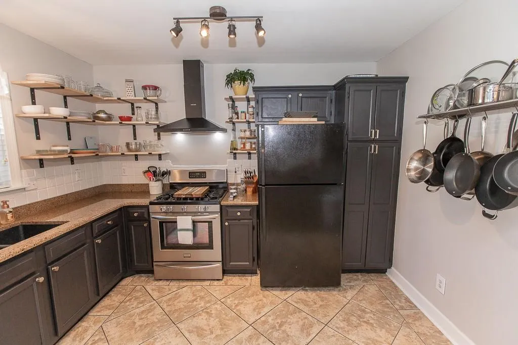 7500 Roswell Road Unit 103, Atlanta, Georgia 30350, 3 Bedrooms Bedrooms, ,2 BathroomsBathrooms,Residential,Sold,7500 Roswell Road Unit 103,6950513