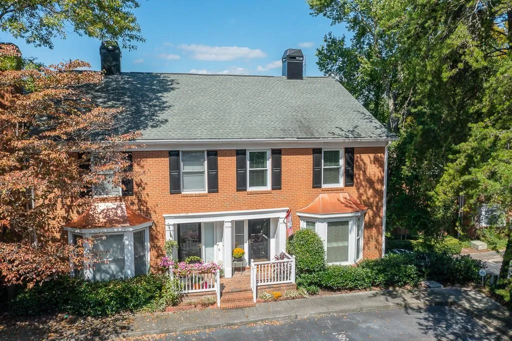 7500 Roswell Road Unit 103, Atlanta, Georgia 30350, 3 Bedrooms Bedrooms, ,2 BathroomsBathrooms,Residential,Sold,7500 Roswell Road Unit 103,6950513