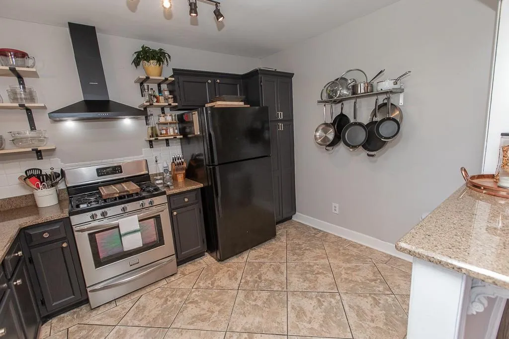 7500 Roswell Road Unit 103, Atlanta, Georgia 30350, 3 Bedrooms Bedrooms, ,2 BathroomsBathrooms,Residential,Sold,7500 Roswell Road Unit 103,6950513