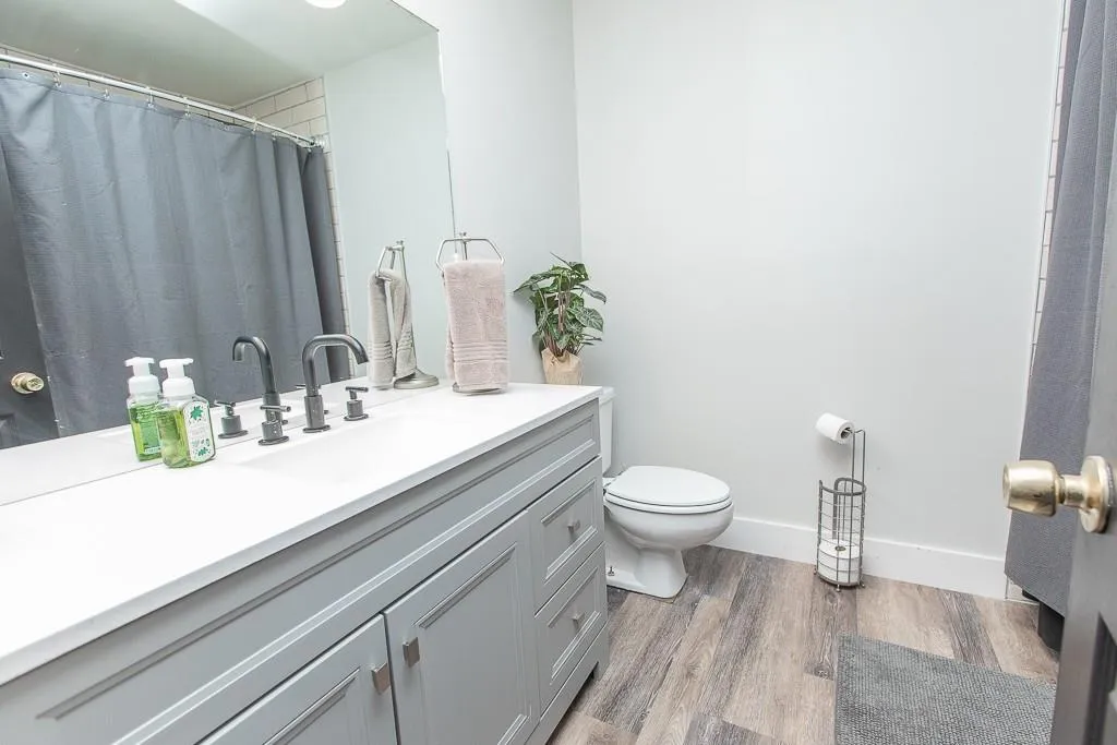 7500 Roswell Road Unit 103, Atlanta, Georgia 30350, 3 Bedrooms Bedrooms, ,2 BathroomsBathrooms,Residential,Sold,7500 Roswell Road Unit 103,6950513