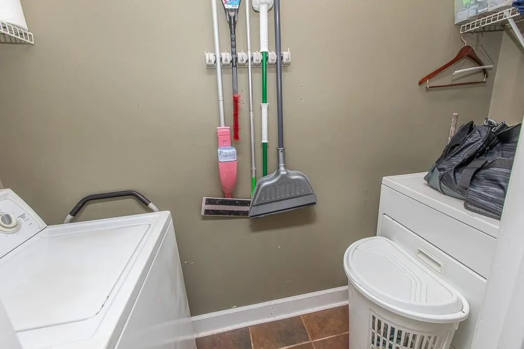 7500 Roswell Road Unit 103, Atlanta, Georgia 30350, 3 Bedrooms Bedrooms, ,2 BathroomsBathrooms,Residential,Sold,7500 Roswell Road Unit 103,6950513