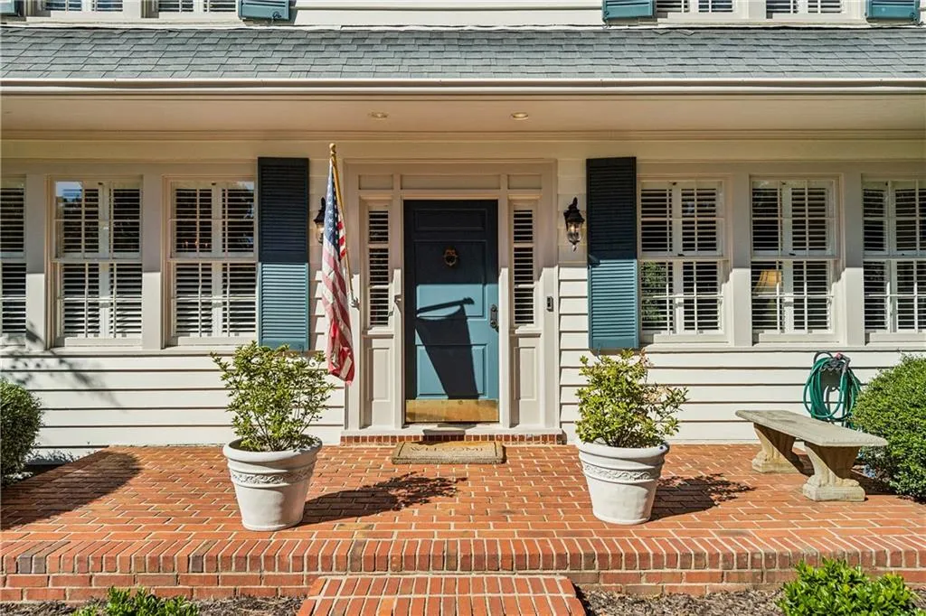 4220 Club Drive Ne, Atlanta, Georgia 30319, 3 Bedrooms Bedrooms, 0 ,2 BathroomsBathrooms,Residential,Sold,4220 Club Drive Ne,7672606