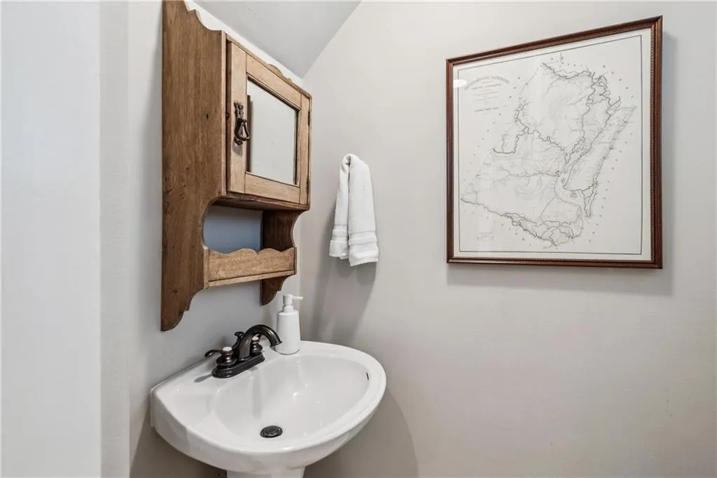 4220 Club Drive Ne, Atlanta, Georgia 30319, 3 Bedrooms Bedrooms, ,2 BathroomsBathrooms,Residential,For Sale,4220 Club Drive Ne,7672606