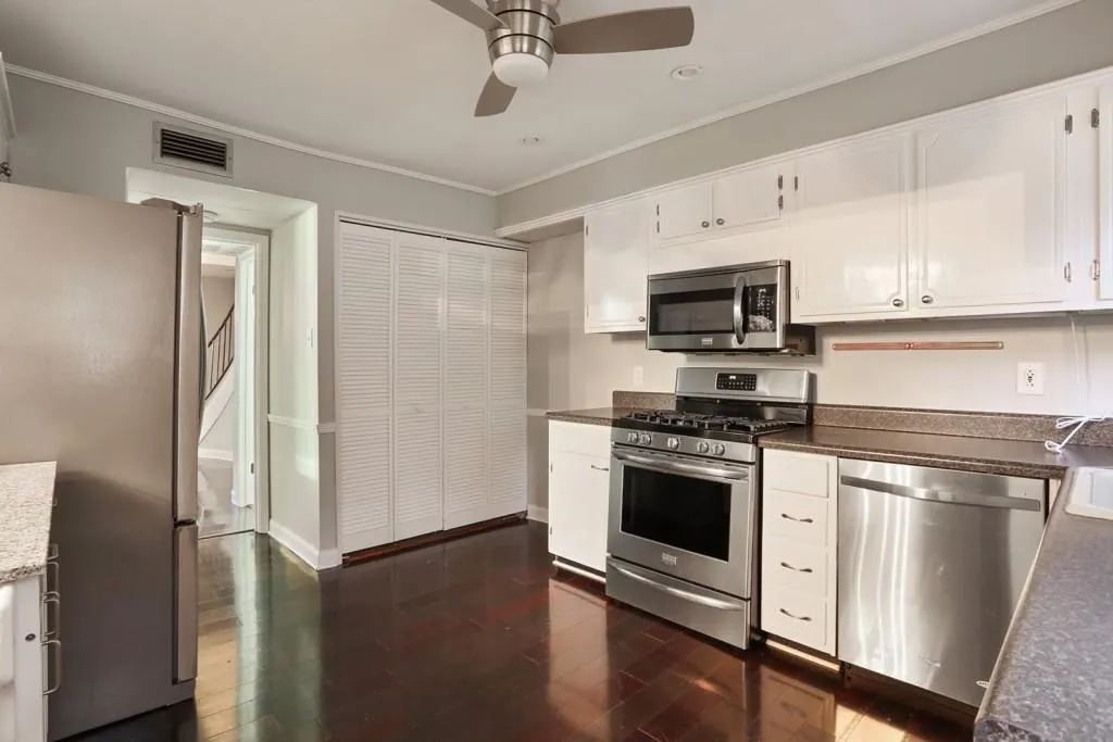 5400 Roswell Road Unit E5, Sandy Springs, Georgia 30342, 2 Bedrooms Bedrooms, ,1 BathroomBathrooms,Residential,Sold,5400 Roswell Road Unit E5,6112064