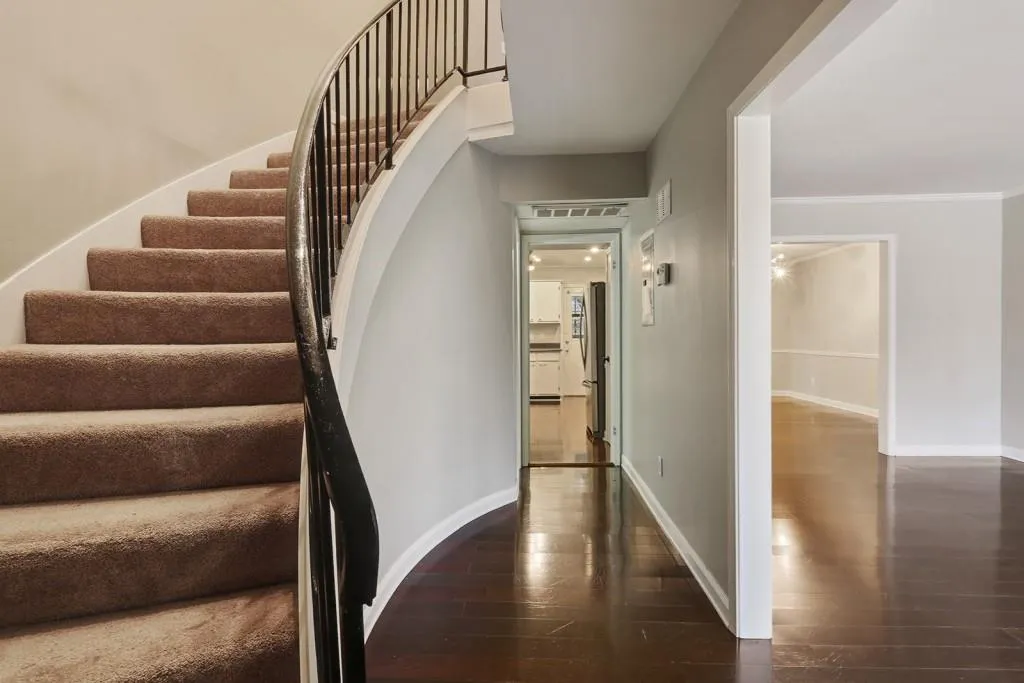 5400 Roswell Road Unit E5, Sandy Springs, Georgia 30342, 2 Bedrooms Bedrooms, ,1 BathroomBathrooms,Residential,Sold,5400 Roswell Road Unit E5,6112064