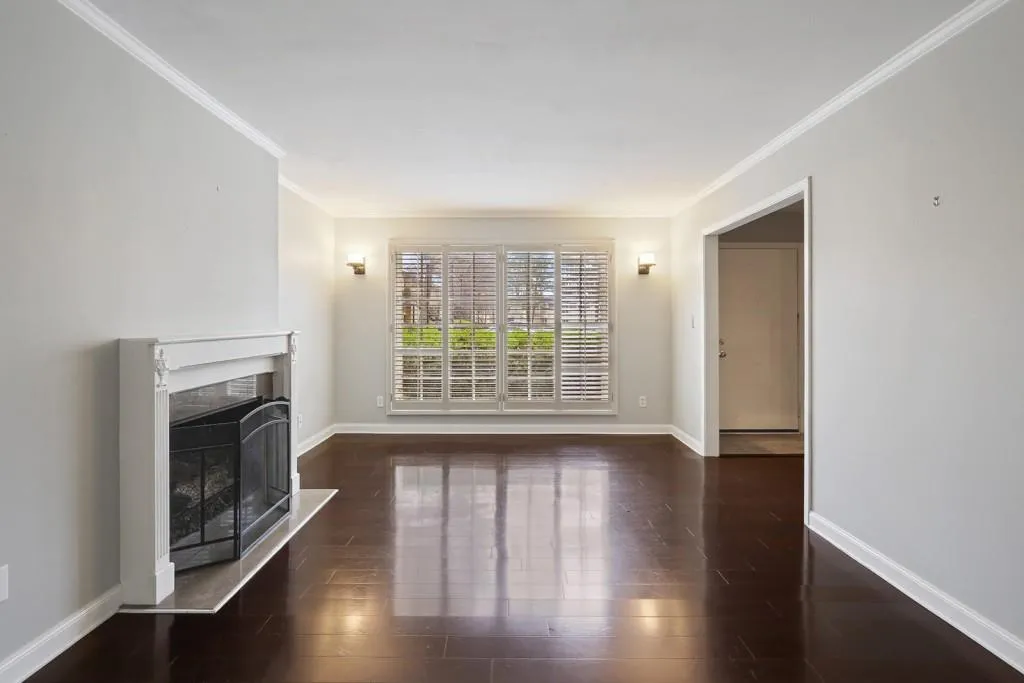 5400 Roswell Road Unit E5, Sandy Springs, Georgia 30342, 2 Bedrooms Bedrooms, ,1 BathroomBathrooms,Residential,Sold,5400 Roswell Road Unit E5,6112064