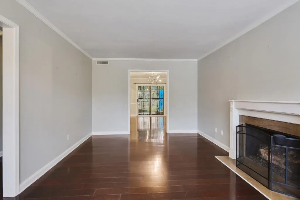 5400 Roswell Road Unit E5, Sandy Springs, Georgia 30342, 2 Bedrooms Bedrooms, ,1 BathroomBathrooms,Residential,Sold,5400 Roswell Road Unit E5,6112064