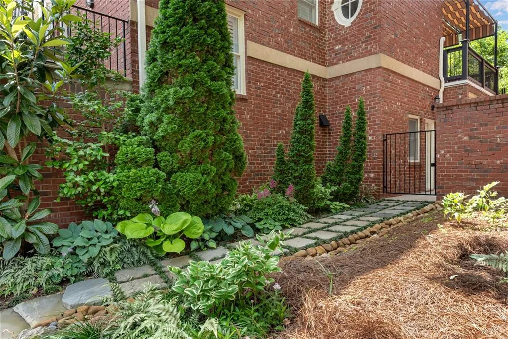 Atlanta, Georgia 30319, 4 Bedrooms Bedrooms, ,3 BathroomsBathrooms,Residential,For Sale,7591778
